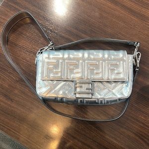COPY fendi baguette silver